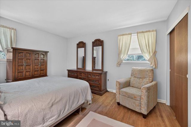 74 GLEN DR, Yardley, PA 19067