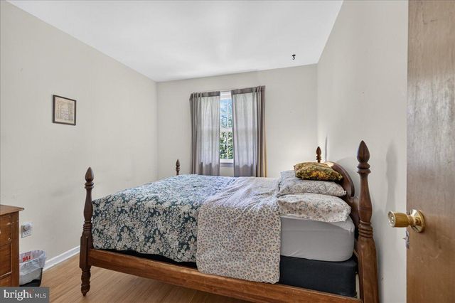 74 GLEN DR, Yardley, PA 19067