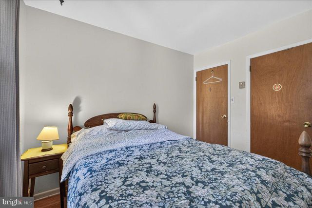 74 GLEN DR, Yardley, PA 19067