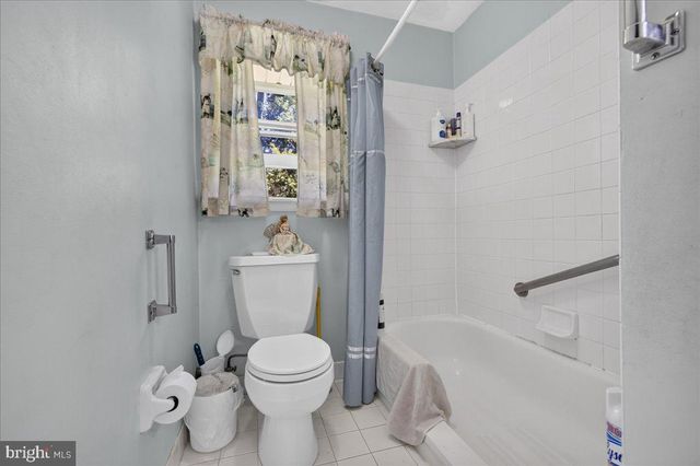 74 GLEN DR, Yardley, PA 19067