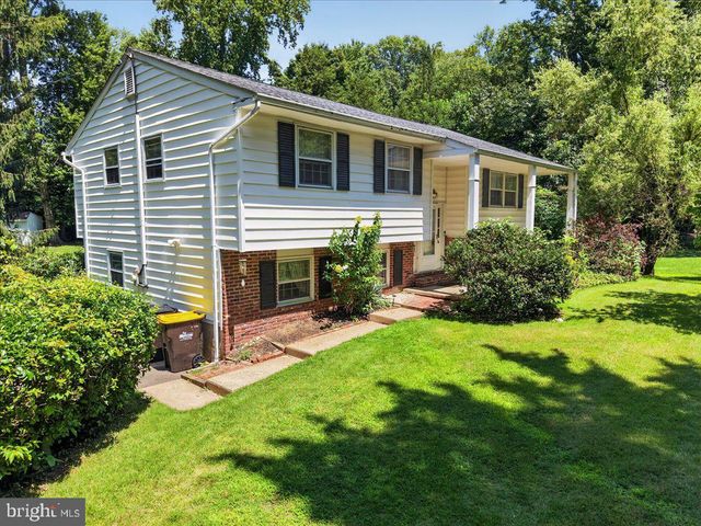 74 GLEN DR, Yardley, PA 19067