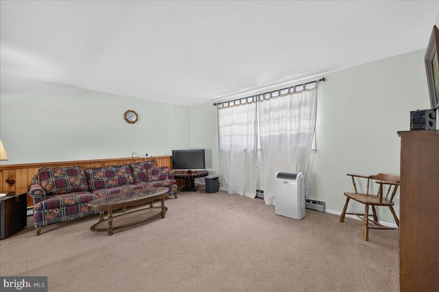 74 GLEN DR, Yardley, PA 19067
