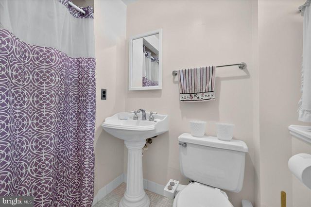 74 GLEN DR, Yardley, PA 19067