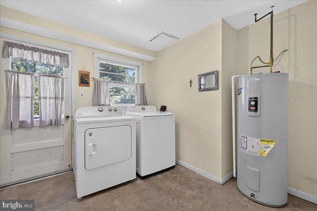 74 GLEN DR, Yardley, PA 19067