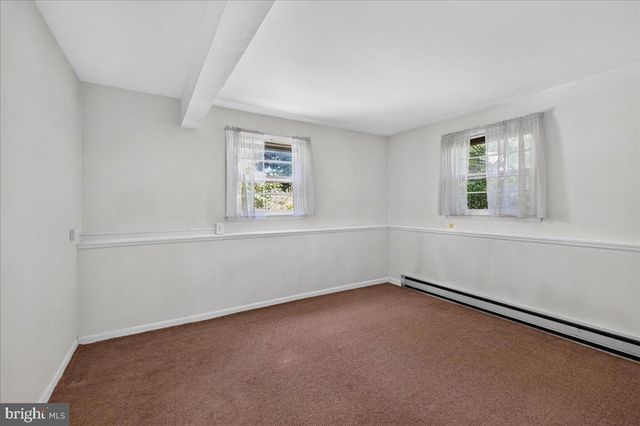 74 GLEN DR, Yardley, PA 19067