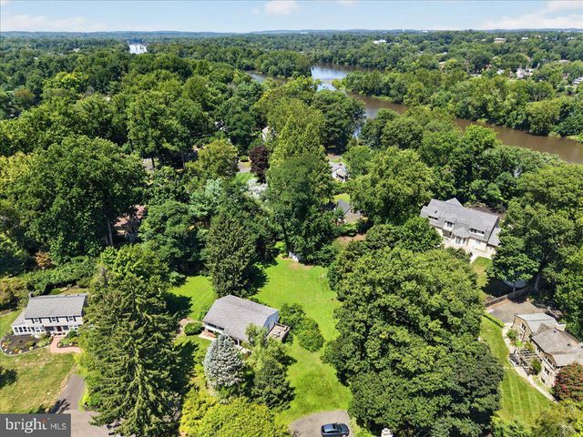 74 GLEN DR, Yardley, PA 19067