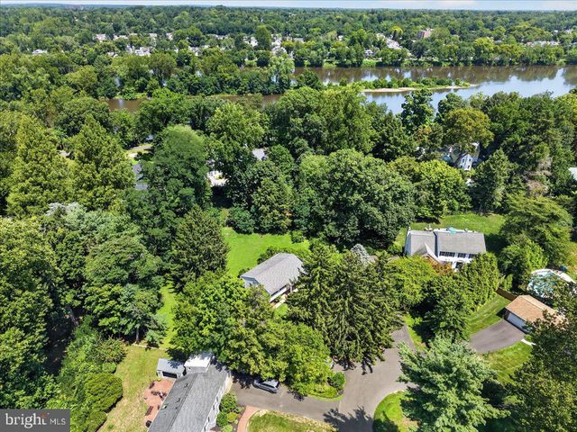 74 GLEN DR, Yardley, PA 19067