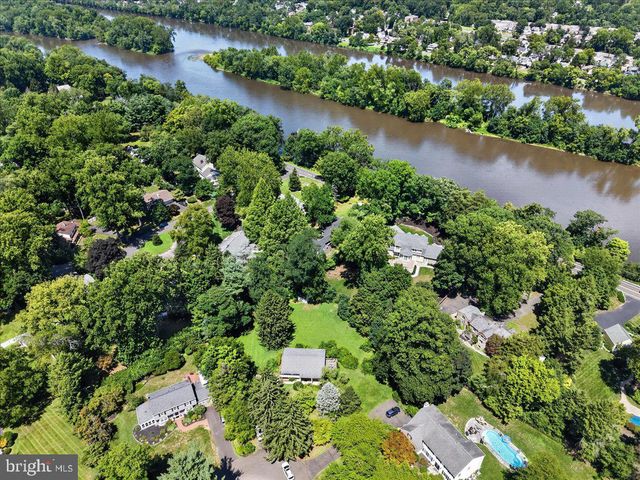 74 GLEN DR, Yardley, PA 19067