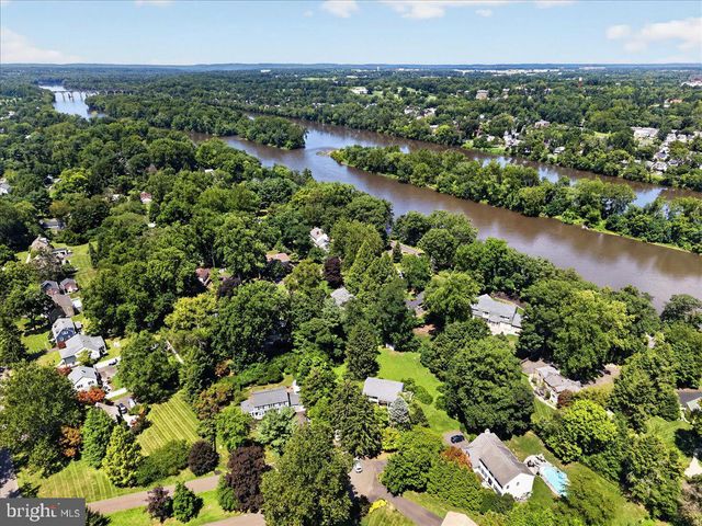 74 GLEN DR, Yardley, PA 19067