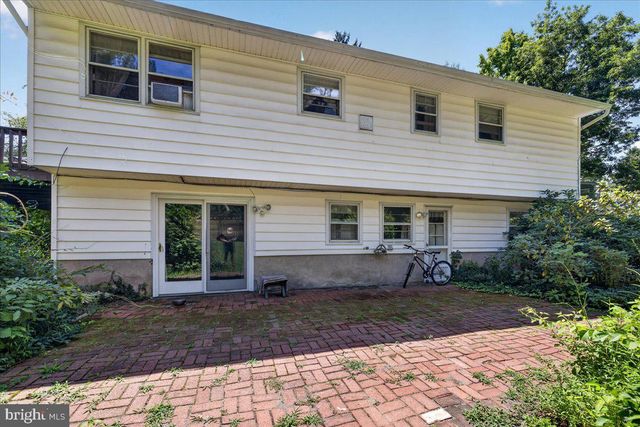 74 GLEN DR, Yardley, PA 19067