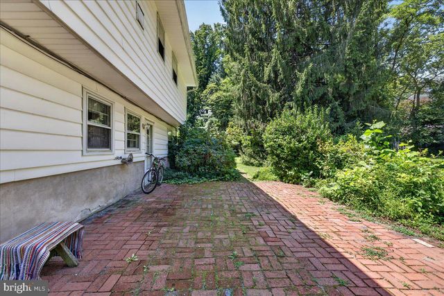 74 GLEN DR, Yardley, PA 19067