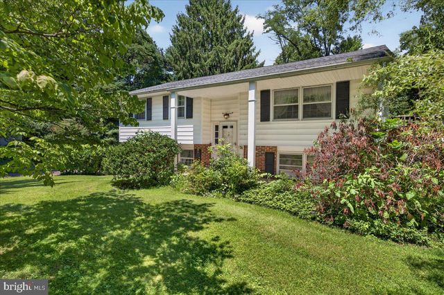 74 GLEN DR, Yardley, PA 19067