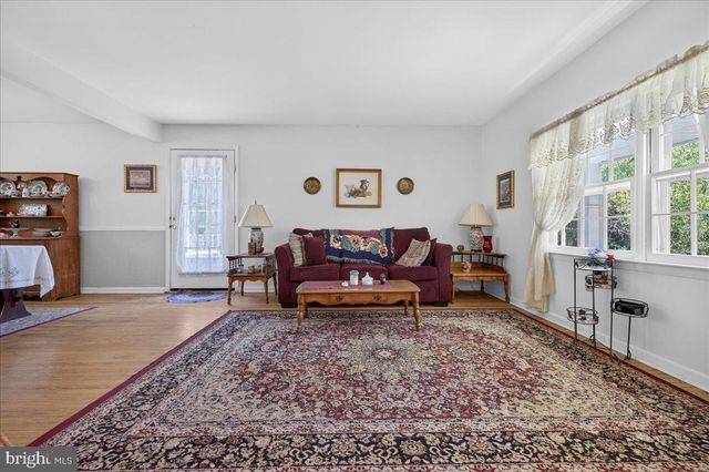 74 GLEN DR, Yardley, PA 19067