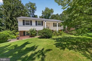 74 GLEN DR, Yardley, PA 19067