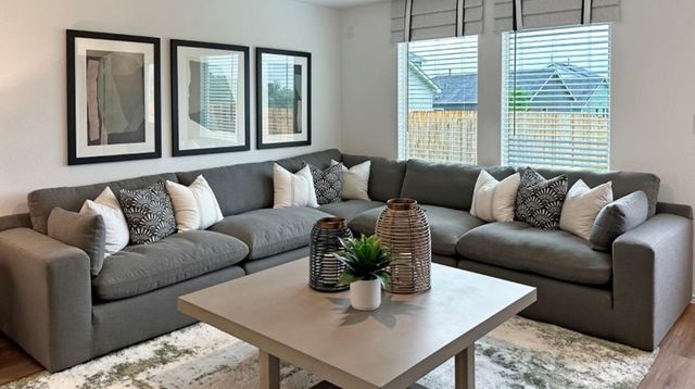 420 Drizzle DR, Lockhart, TX 78644