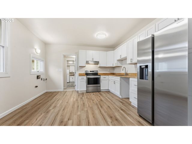 421 GOLDEN Ave, Coos Bay, OR 97420