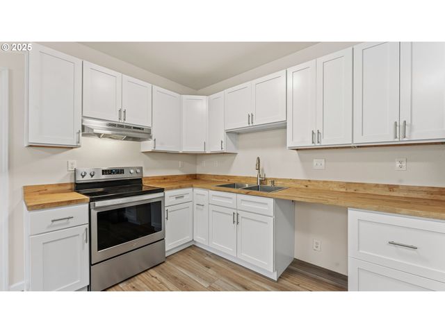 421 GOLDEN Ave, Coos Bay, OR 97420