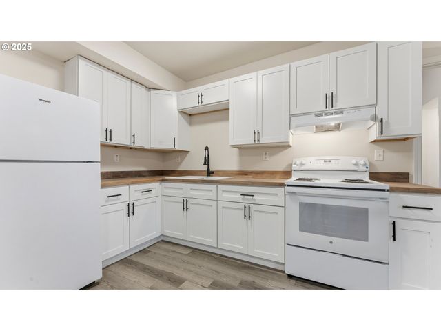 421 GOLDEN Ave, Coos Bay, OR 97420