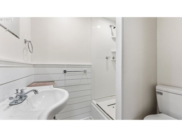 421 GOLDEN Ave, Coos Bay, OR 97420