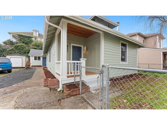 421 GOLDEN Ave, Coos Bay, OR 97420