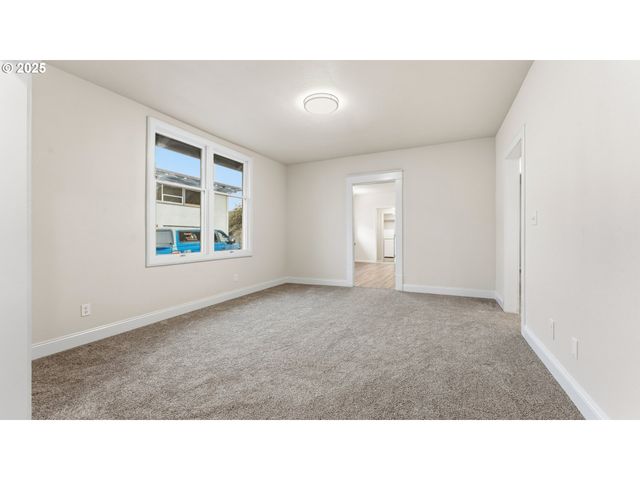 421 GOLDEN Ave, Coos Bay, OR 97420