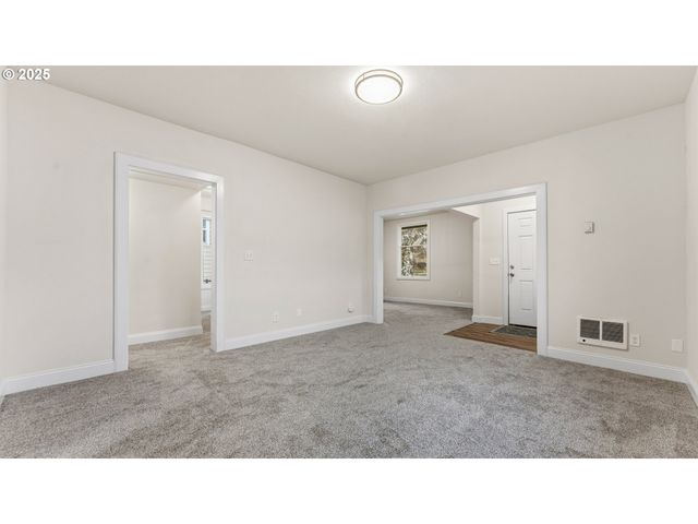 421 GOLDEN Ave, Coos Bay, OR 97420