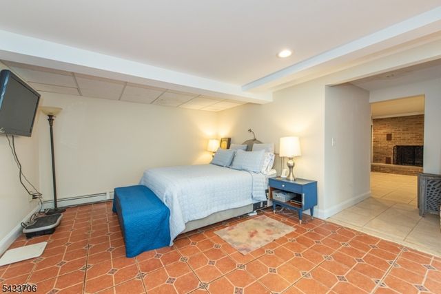9 Albert St, West Milford Twp., NJ 07480