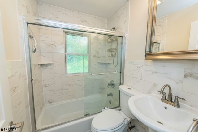 9 Albert St, West Milford Twp., NJ 07480