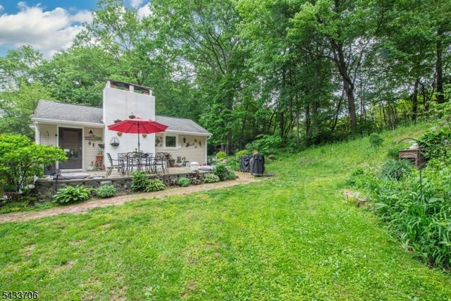 9 Albert St, West Milford Twp., NJ 07480