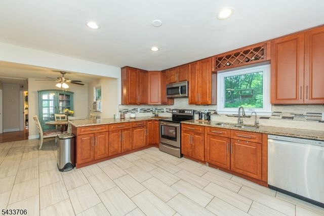 9 Albert St, West Milford Twp., NJ 07480