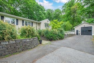 9 Albert St, West Milford Twp., NJ 07480