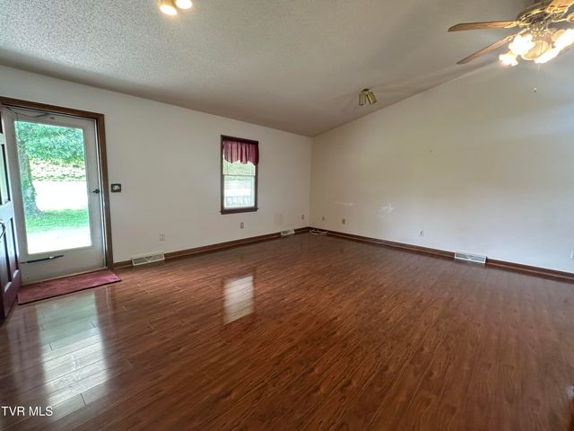 1726 Old Tusculum Road, Greeneville, TN 37745