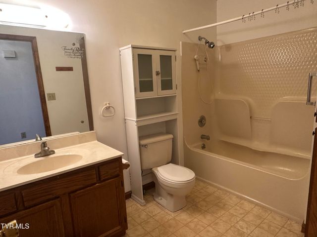 1726 Old Tusculum Road, Greeneville, TN 37745