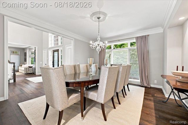 853 Lone Pine Road, Bloomfield Hills, MI 48302