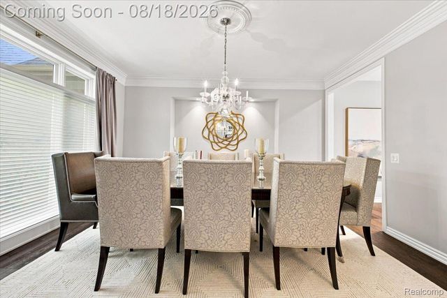 853 Lone Pine Road, Bloomfield Hills, MI 48302