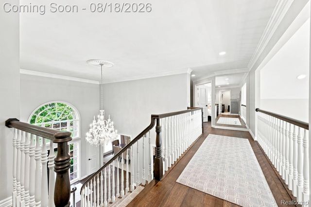 853 Lone Pine Road, Bloomfield Hills, MI 48302