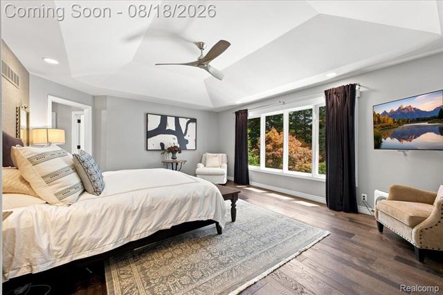 853 Lone Pine Road, Bloomfield Hills, MI 48302