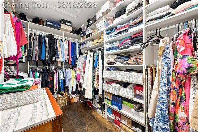 853 Lone Pine Road, Bloomfield Hills, MI 48302