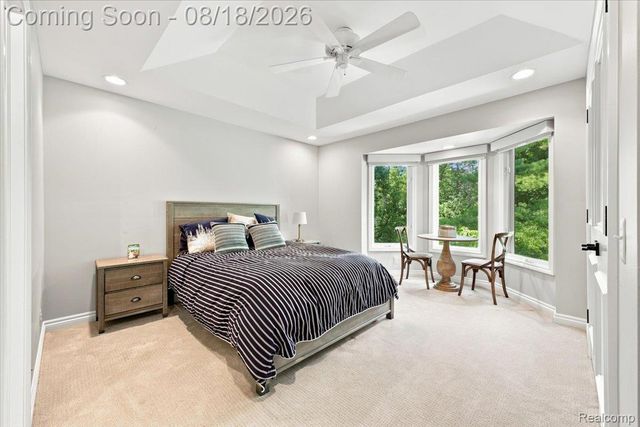 853 Lone Pine Road, Bloomfield Hills, MI 48302