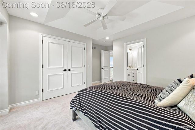 853 Lone Pine Road, Bloomfield Hills, MI 48302