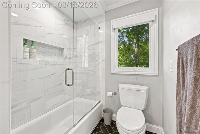 853 Lone Pine Road, Bloomfield Hills, MI 48302
