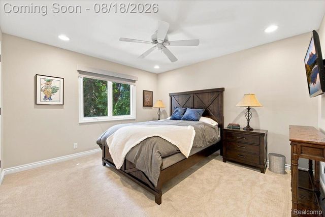 853 Lone Pine Road, Bloomfield Hills, MI 48302