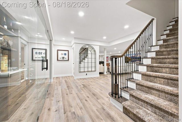 853 Lone Pine Road, Bloomfield Hills, MI 48302