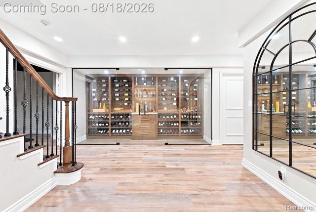 853 Lone Pine Road, Bloomfield Hills, MI 48302