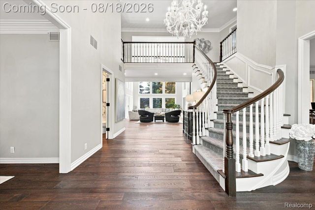 853 Lone Pine Road, Bloomfield Hills, MI 48302