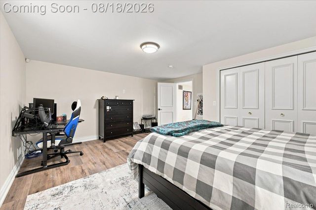 853 Lone Pine Road, Bloomfield Hills, MI 48302