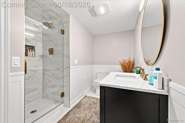 853 Lone Pine Road, Bloomfield Hills, MI 48302