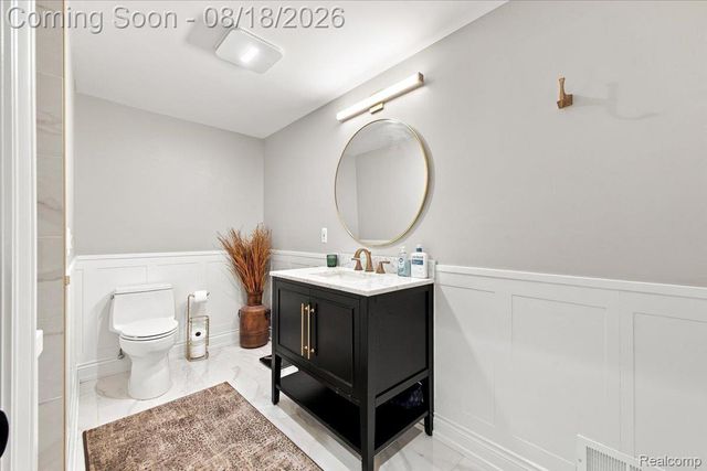 853 Lone Pine Road, Bloomfield Hills, MI 48302