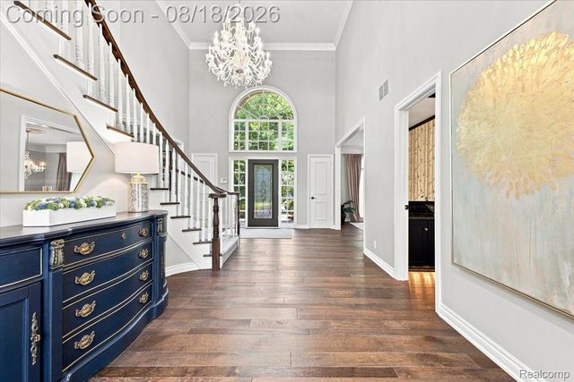 853 Lone Pine Road, Bloomfield Hills, MI 48302