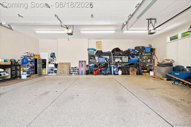 853 Lone Pine Road, Bloomfield Hills, MI 48302